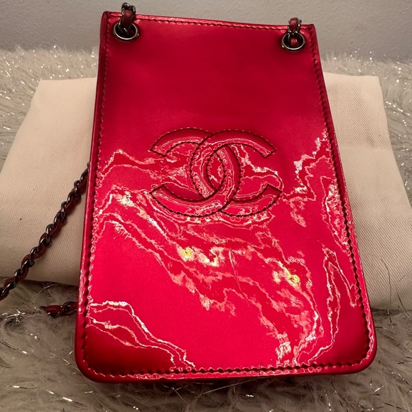 Chanel Pink (Fuchsia) Patent Cell Phone Crossbody Bag - Picture 7 of 8